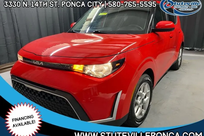 2023 Kia Soul LX photo 1