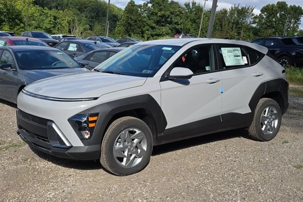 2026 Hyundai Kona SE photo 1