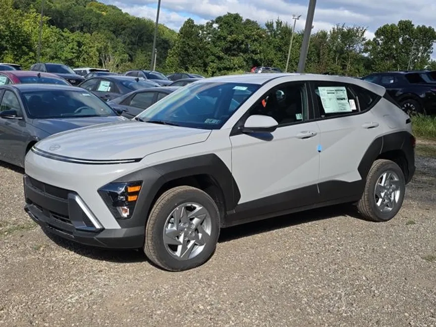 2026 Hyundai Kona SE photo 1