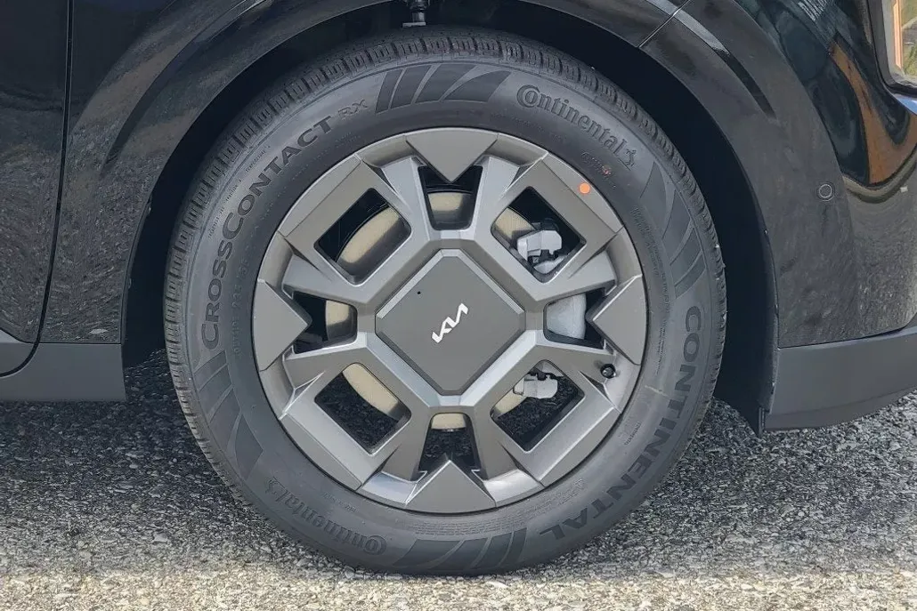 2026 Kia Carnival SX photo 1
