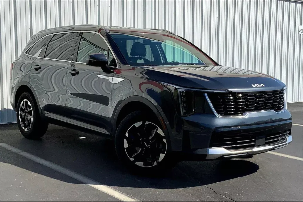 2024 Kia Sorento S photo 1
