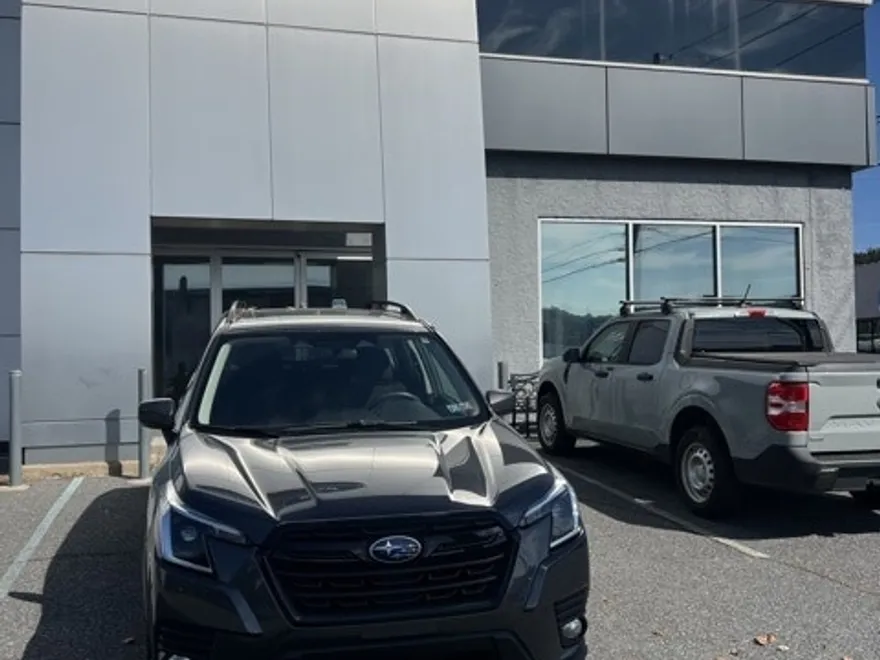 2023 Subaru Forester Premium photo 1