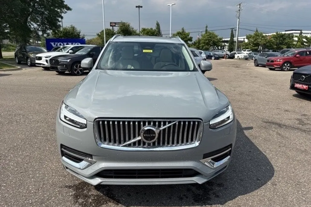 2025 Volvo XC90 Recharge T8 Plus photo 1