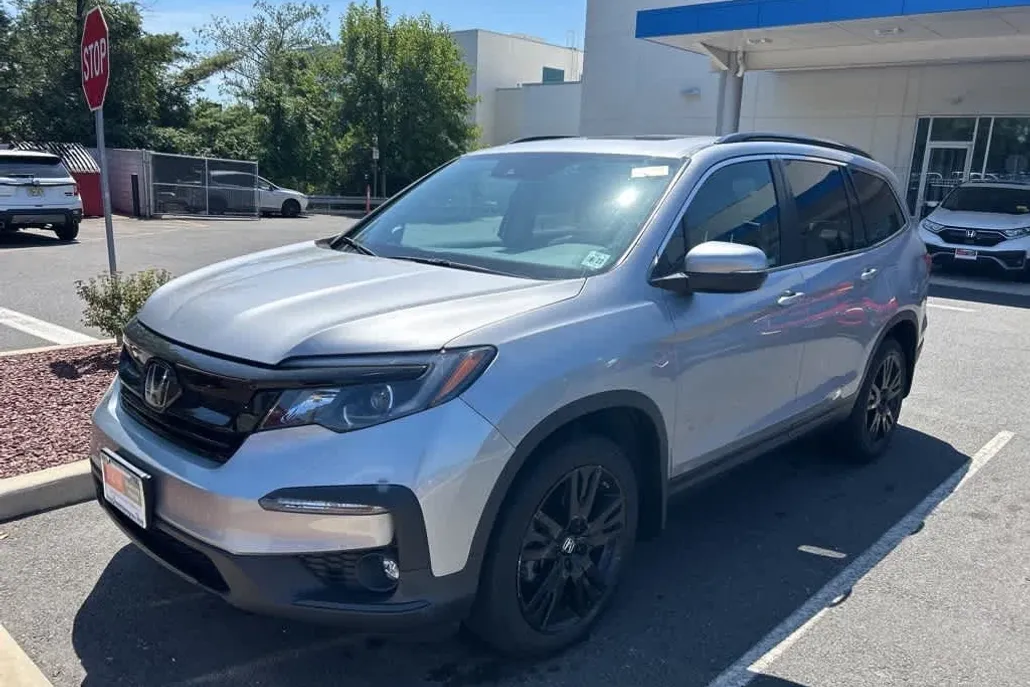 2022 Honda Pilot Special Edition photo 1
