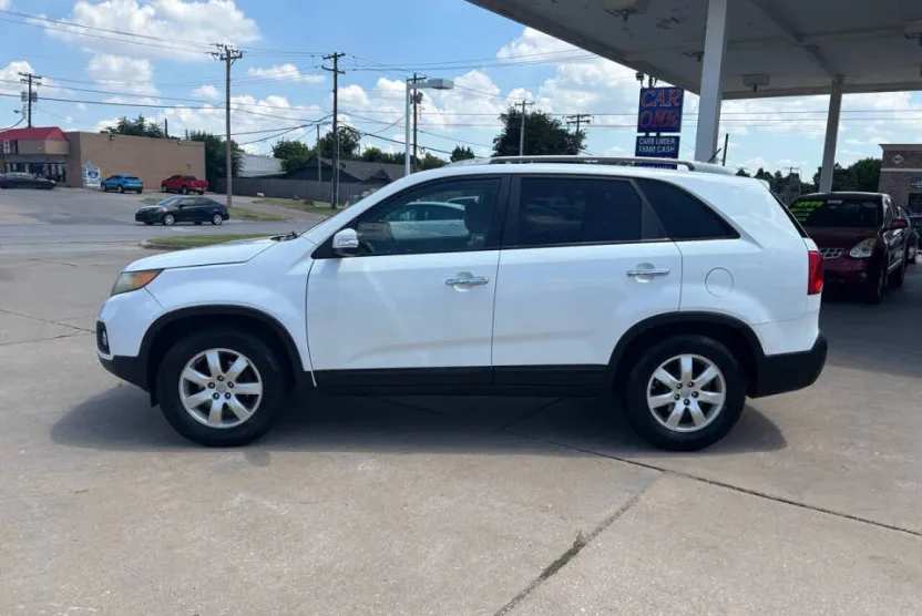 2012 Kia Sorento LX photo 1