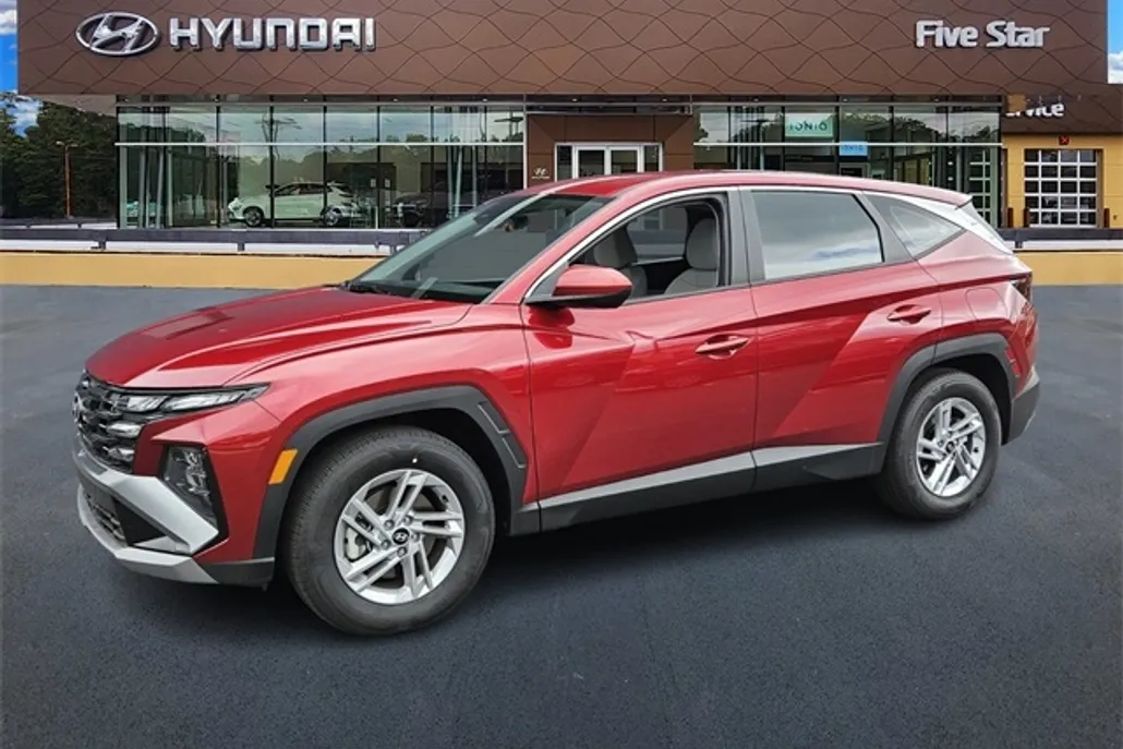 2025 Hyundai Tucson SE photo 1