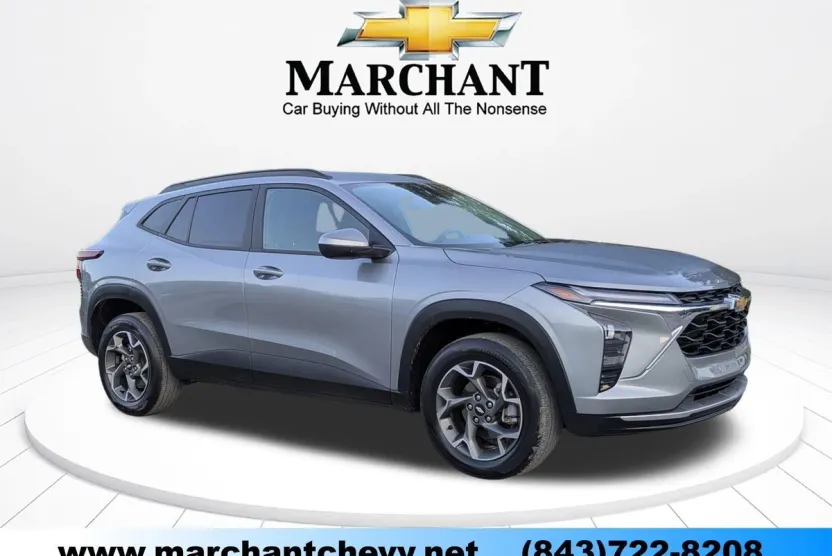 2024 Chevrolet Trax LT photo 1