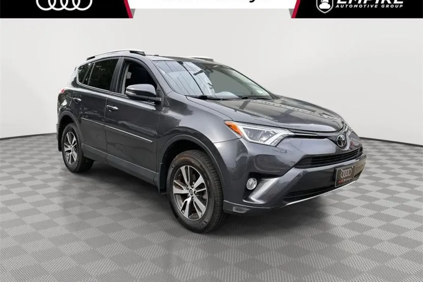 2018 Toyota RAV4 Adventure XLE photo 1