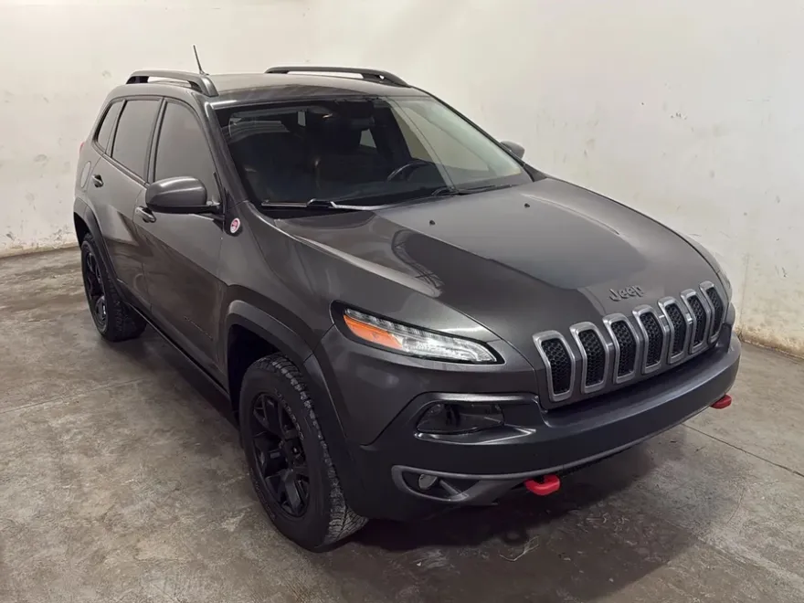2015 Jeep Cherokee Trailhawk Sport photo 1