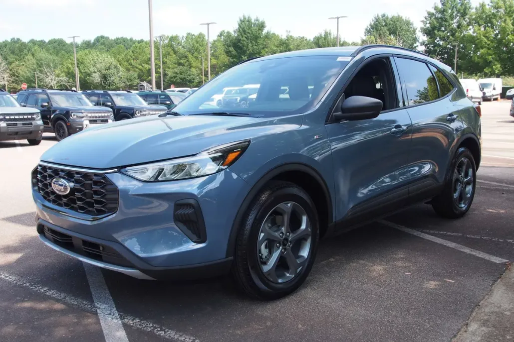 2025 Ford Escape ST-Line photo 1
