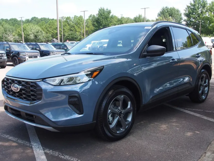 2025 Ford Escape ST-Line photo 1