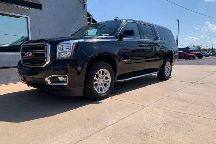 2017 Gmc Yukon XL SLT photo 1