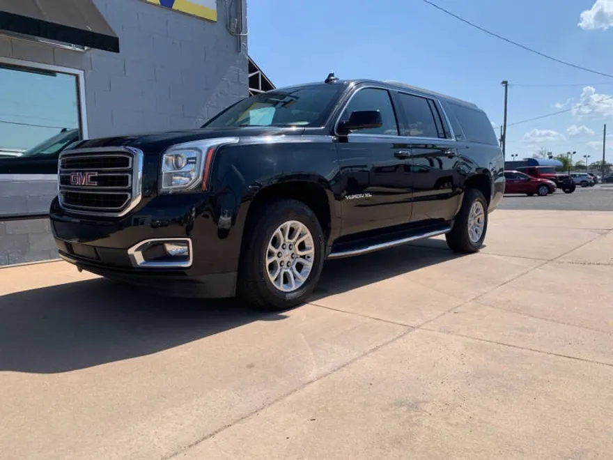 2017 Gmc Yukon XL SLT photo 1