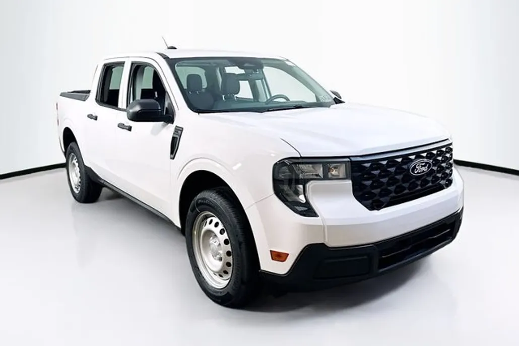 2025 Ford Maverick XL photo 1