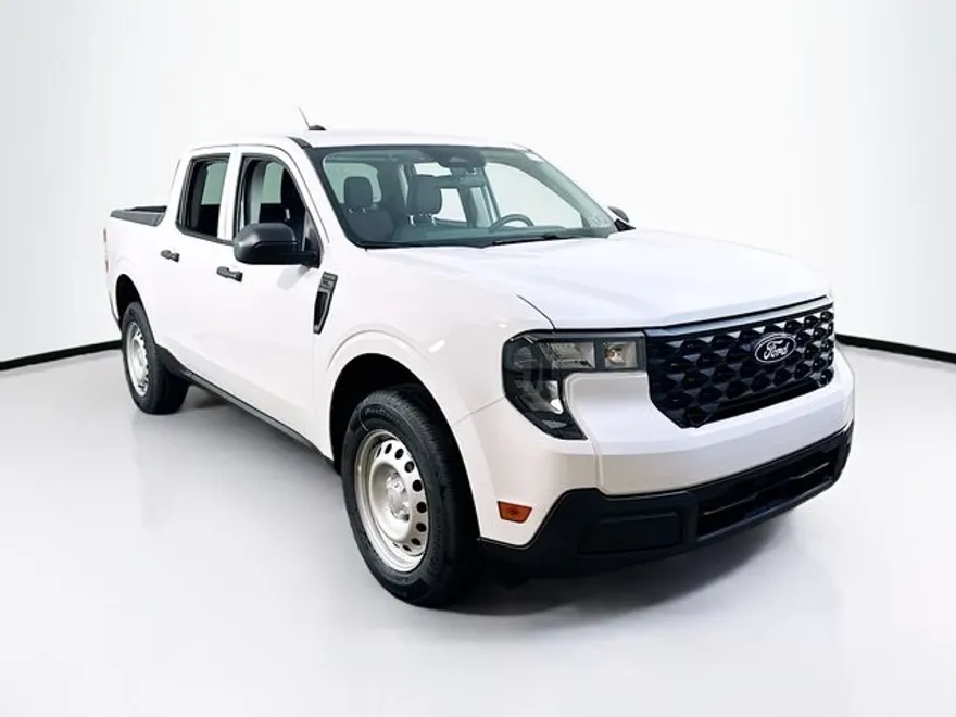 2025 Ford Maverick XL photo 1
