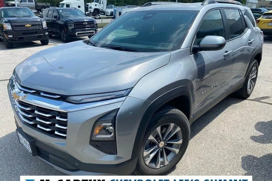 2025 Chevrolet Equinox LT photo 1