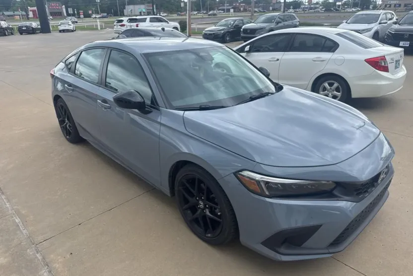 2024 Honda Civic Sport photo 1