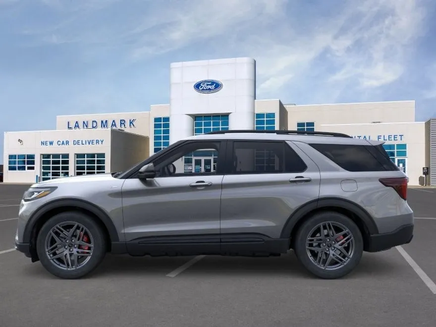 2025 Ford Explorer ST-Line photo 1