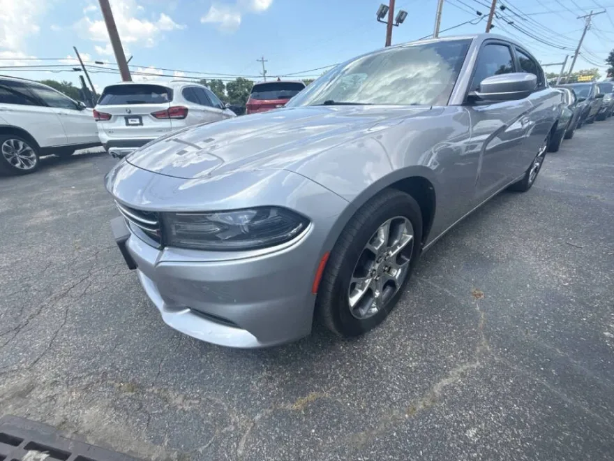 2015 Dodge Charger SE photo 1