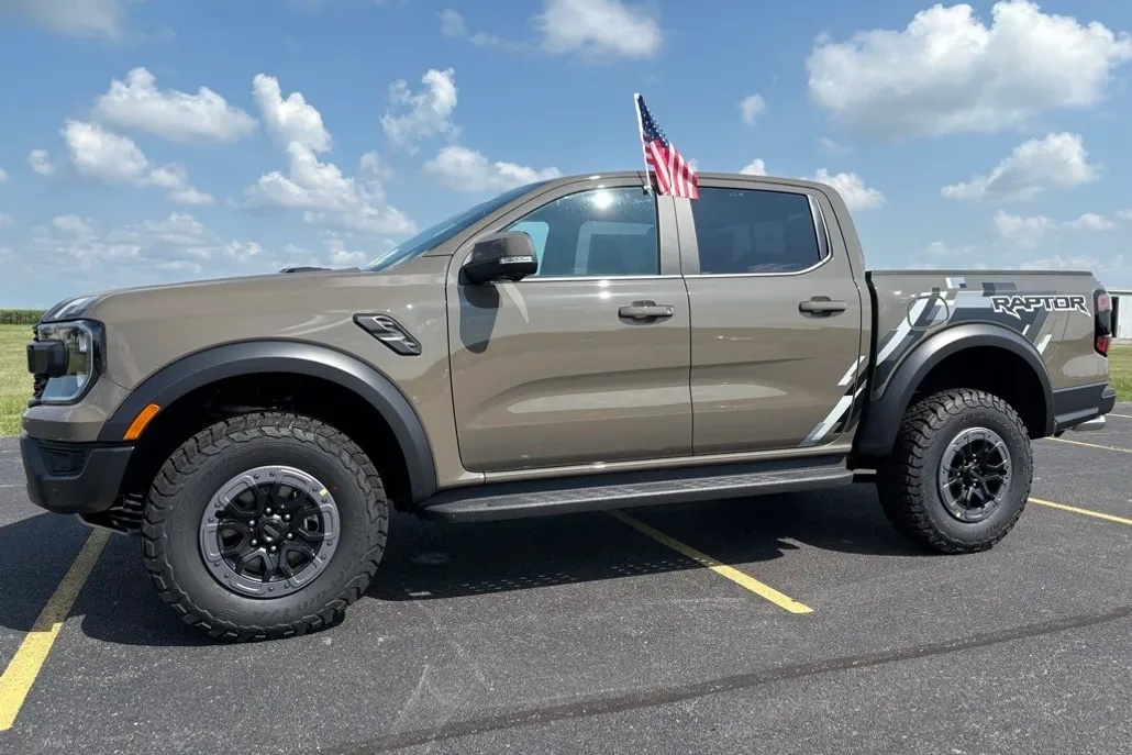 2025 Ford Ranger Raptor photo 1