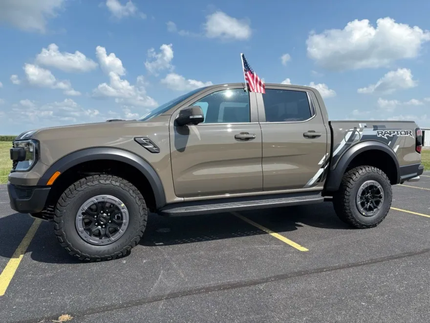 2025 Ford Ranger Raptor photo 1