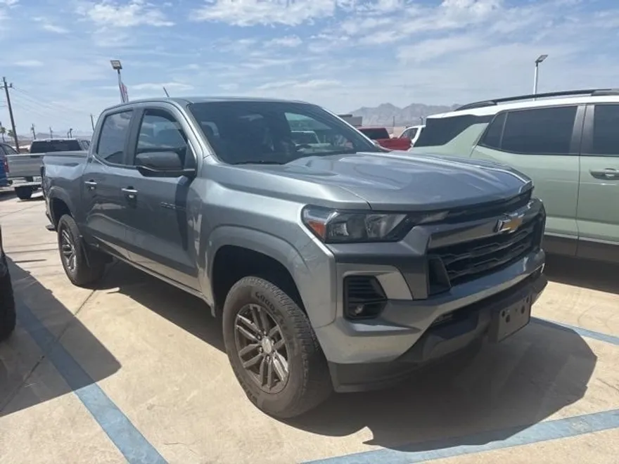 2023 Chevrolet Colorado LT photo 1