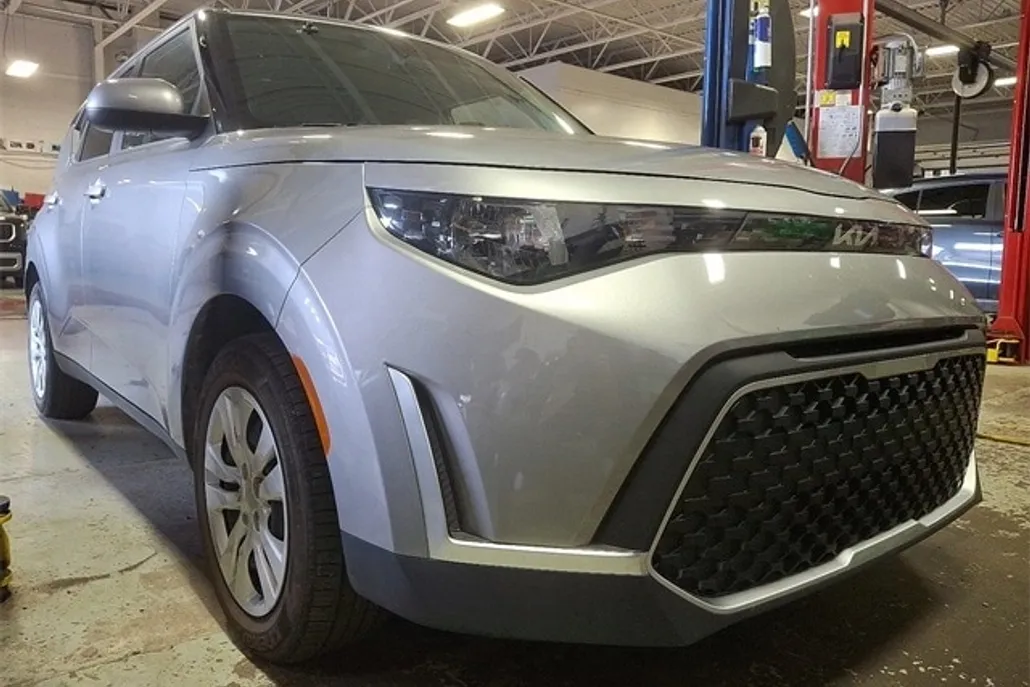 2023 Kia Soul LX photo 1