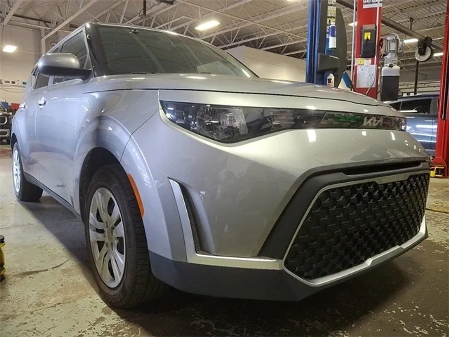 2023 Kia Soul LX photo 1
