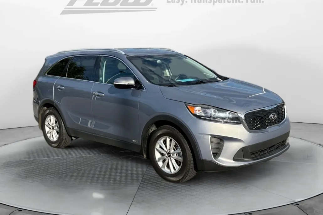2019 Kia Sorento LX photo 1