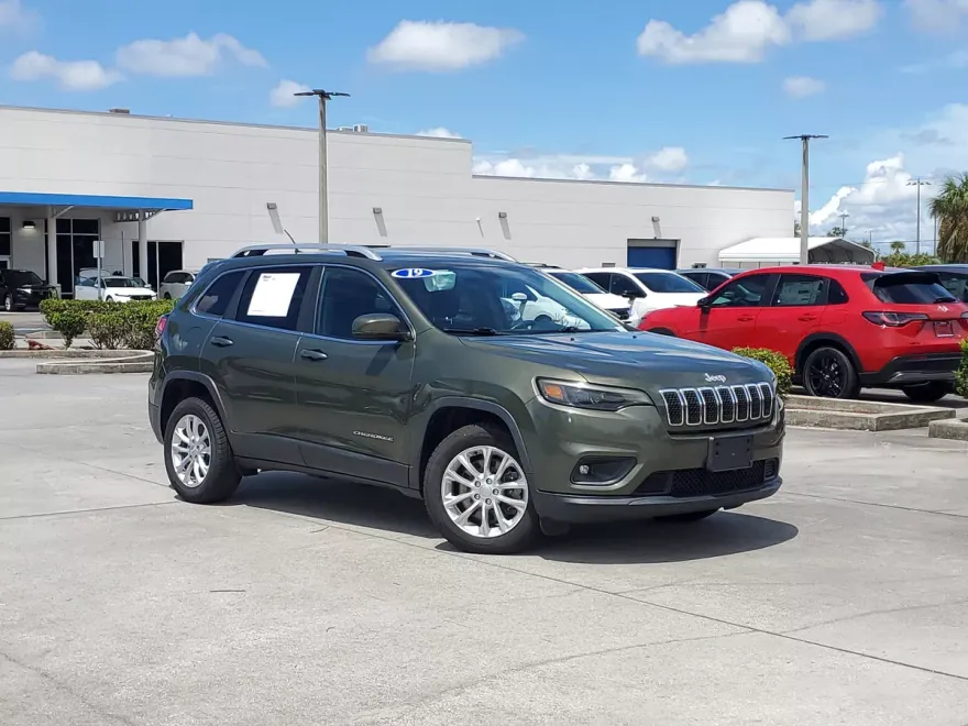 2019 Jeep Cherokee Latitude photo 1