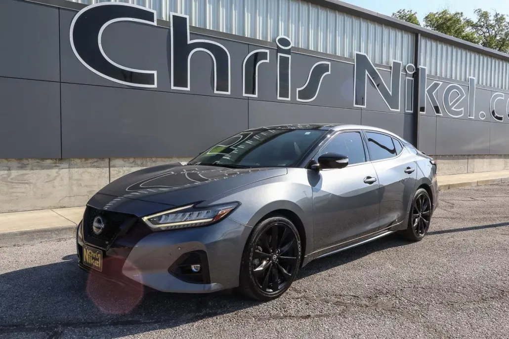 2023 Nissan Maxima SR photo 1