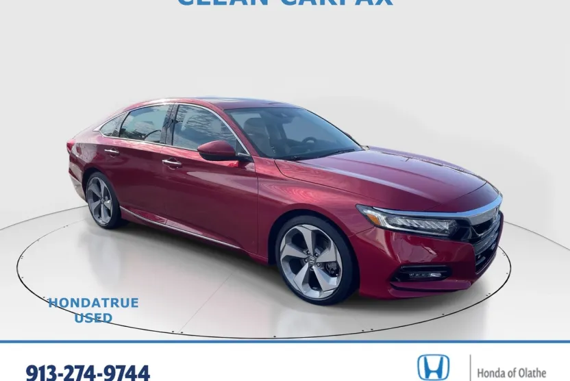 2018 Honda Accord Touring photo 1