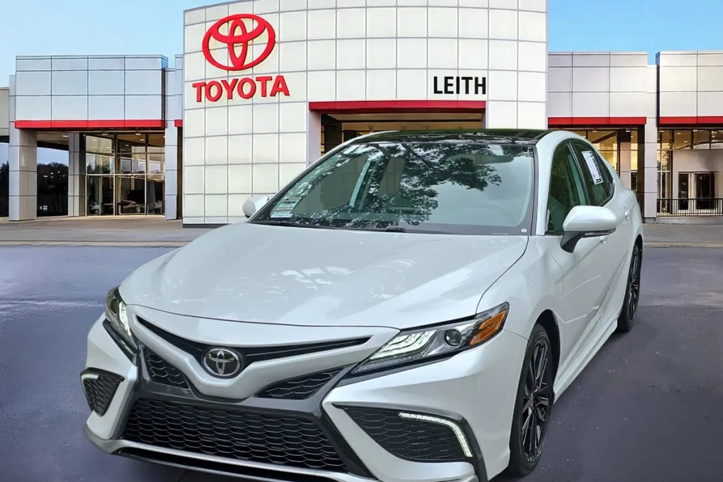 2023 Toyota Camry XSE photo 1