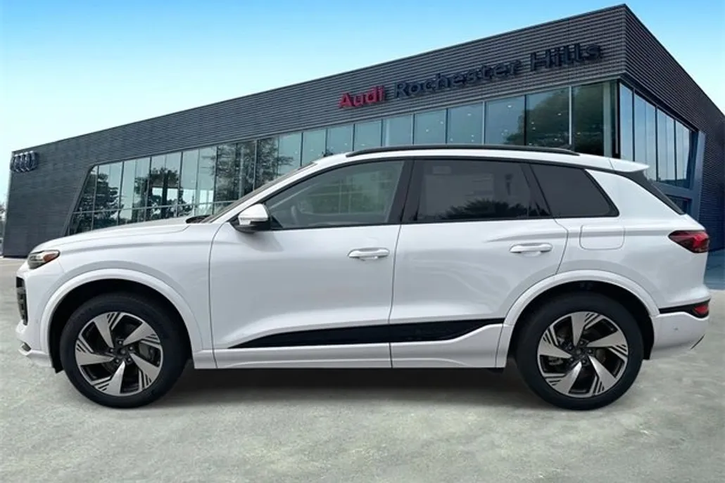 2025 Audi SQ5 Premium Plus photo 1