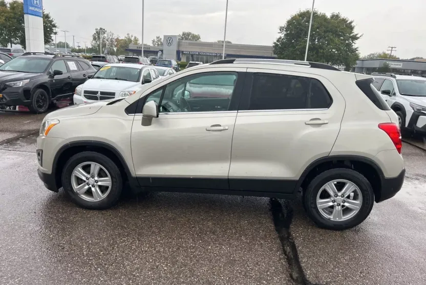 2016 Chevrolet Trax LT photo 1