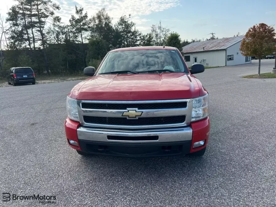 2011 Chevrolet Silverado 1500 LT photo 1