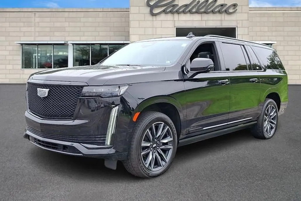 2023 Cadillac Escalade ESV Sport Platinum photo 1