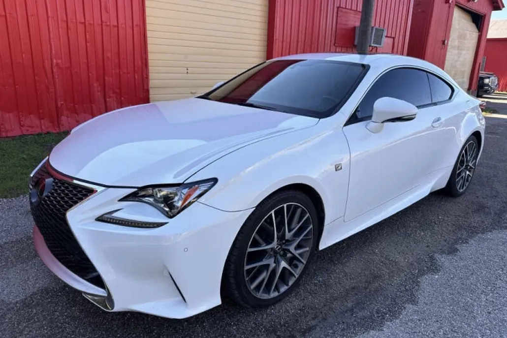 2017 Lexus RC 200t photo 1