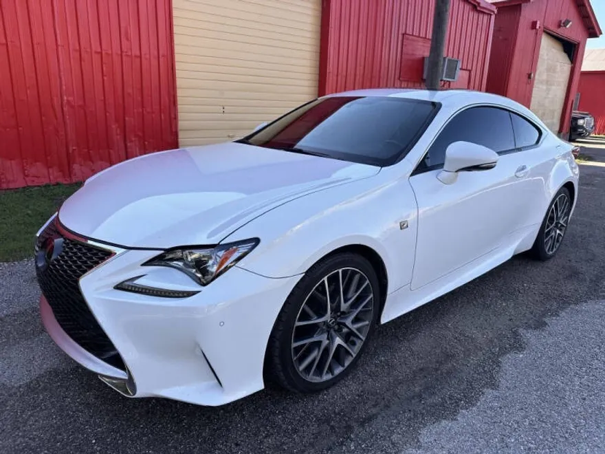 2017 Lexus RC 200t photo 1