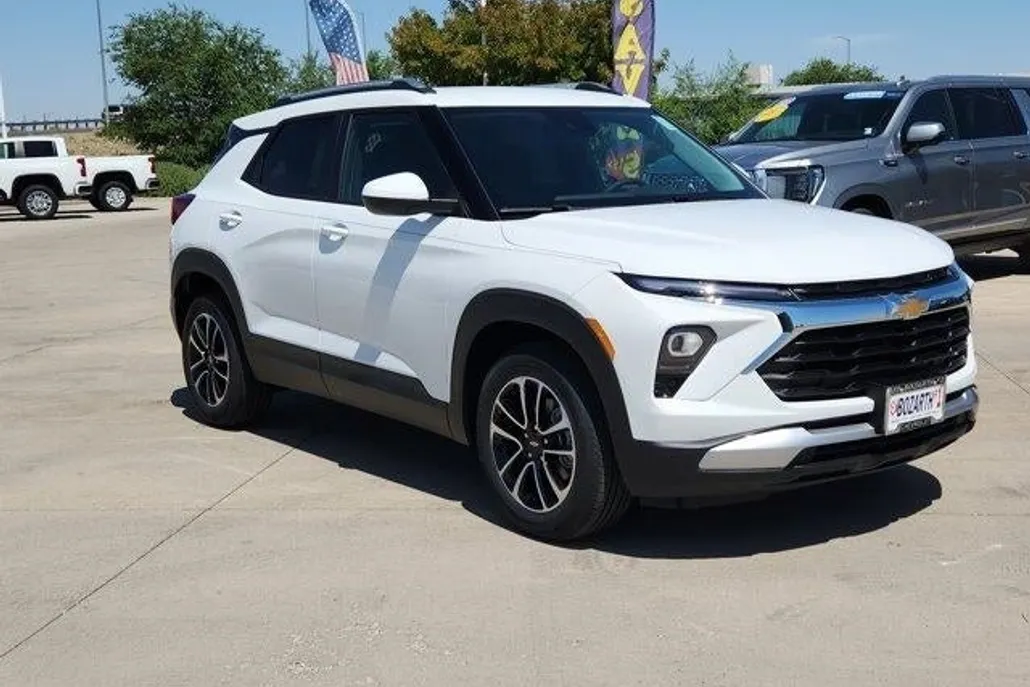2026 Chevrolet Trailblazer LT photo 1