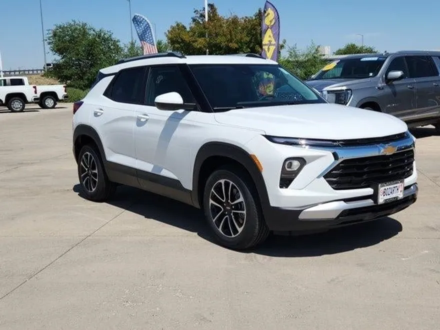 2026 Chevrolet Trailblazer LT photo 1
