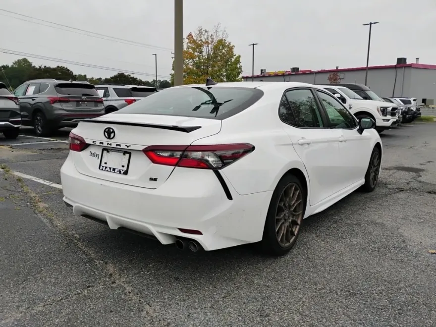 2023 Toyota Camry SE photo 1