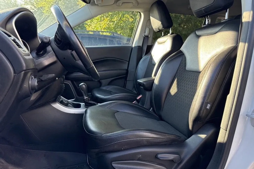 2020 Jeep Compass Latitude photo 1