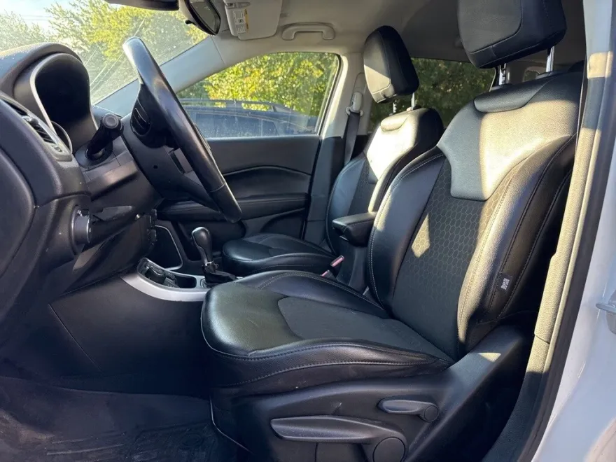 2020 Jeep Compass Latitude photo 1