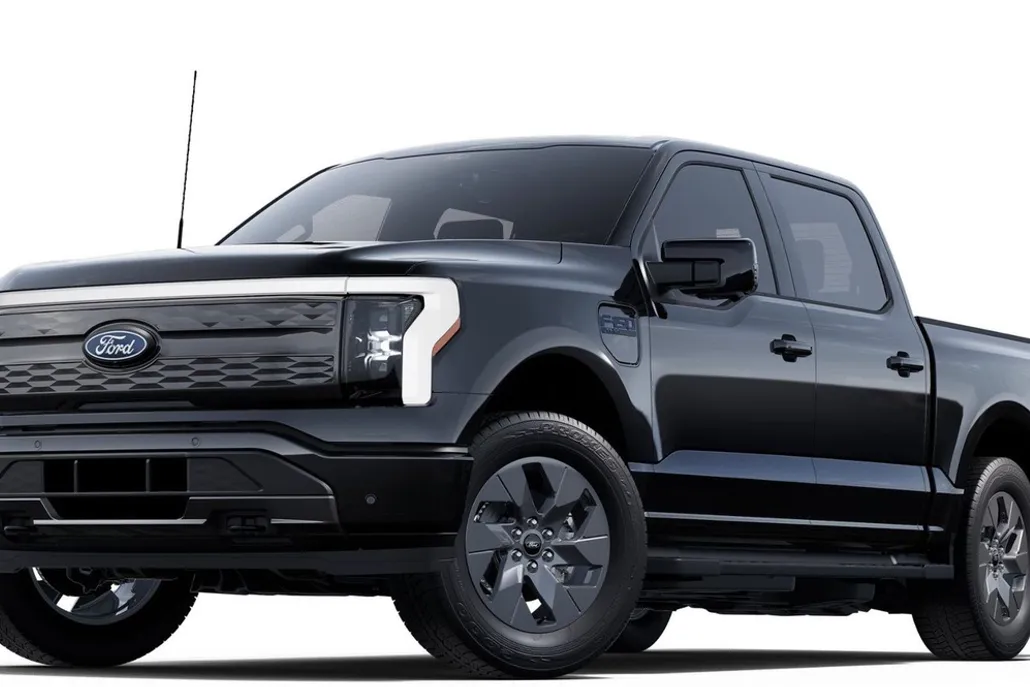 2025 Ford F-150 Lightning Lariat photo 1