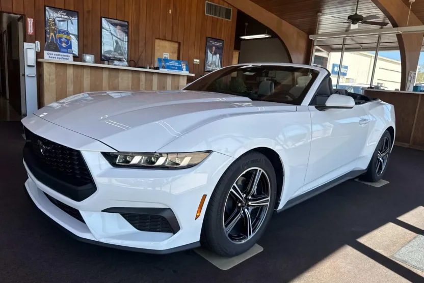 2025 Ford Mustang EcoBoost Convertible photo 1