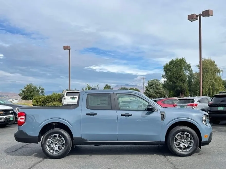 2025 Ford Maverick XLT photo 1