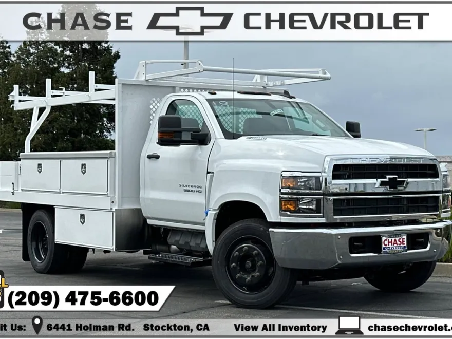2023 Chevrolet Silverado 5500HD Work Truck photo 1