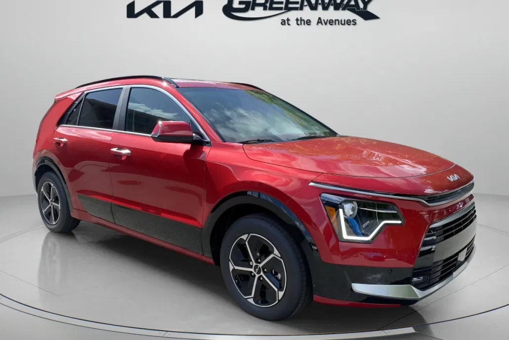 2025 Kia Niro SX photo 1