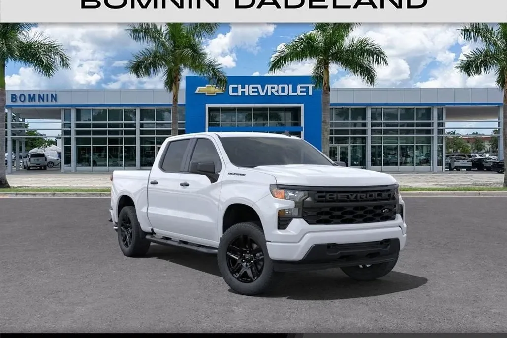 2025 Chevrolet Silverado 1500 Custom photo 1